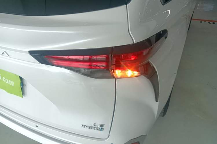 Used Toyota SIENNA 2023 2.5L Hybrid Comfort Edition Right Rear Taillight