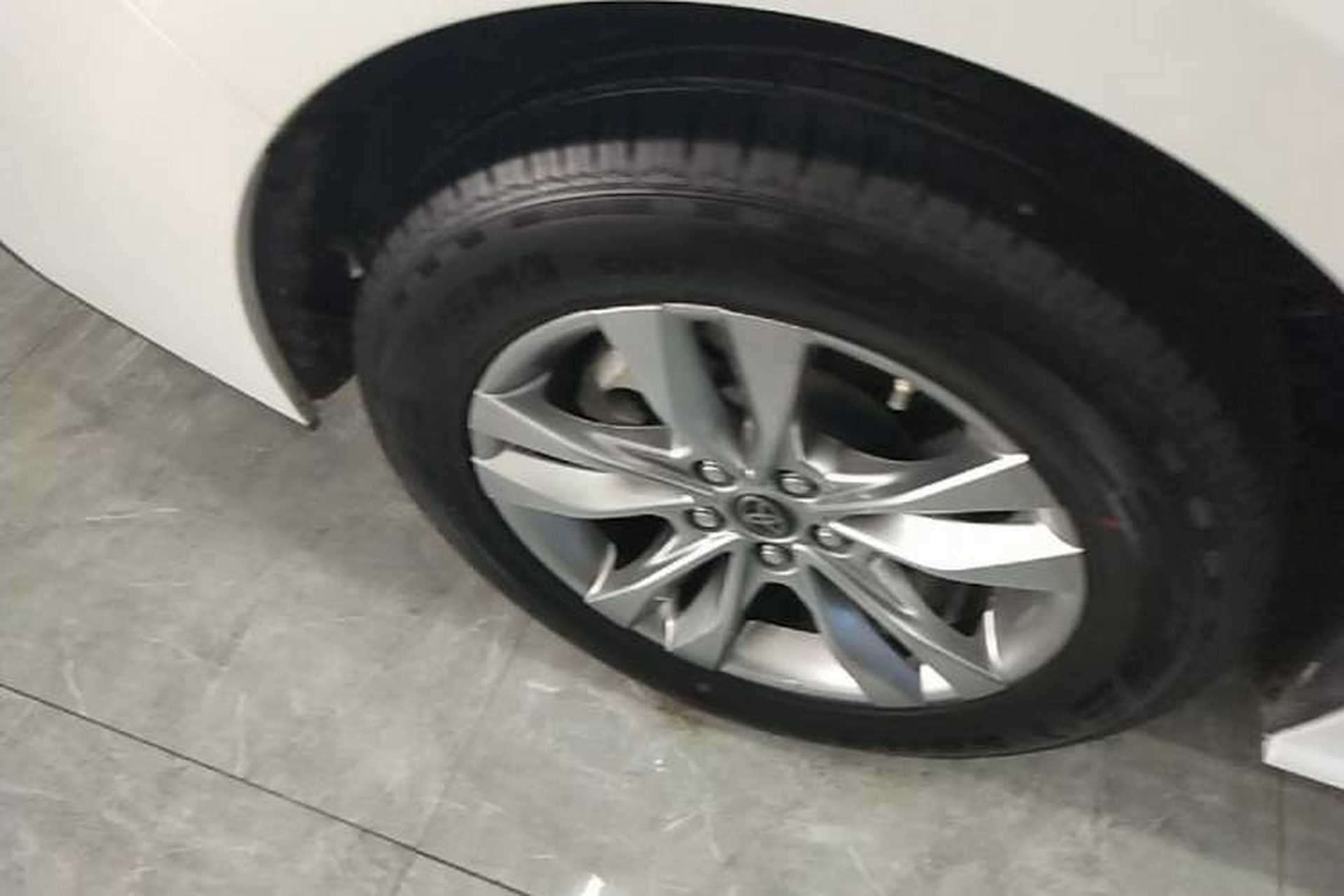 Used Toyota SIENNA 2023 2.5L Hybrid Comfort Edition Right Rear Wheel Hub