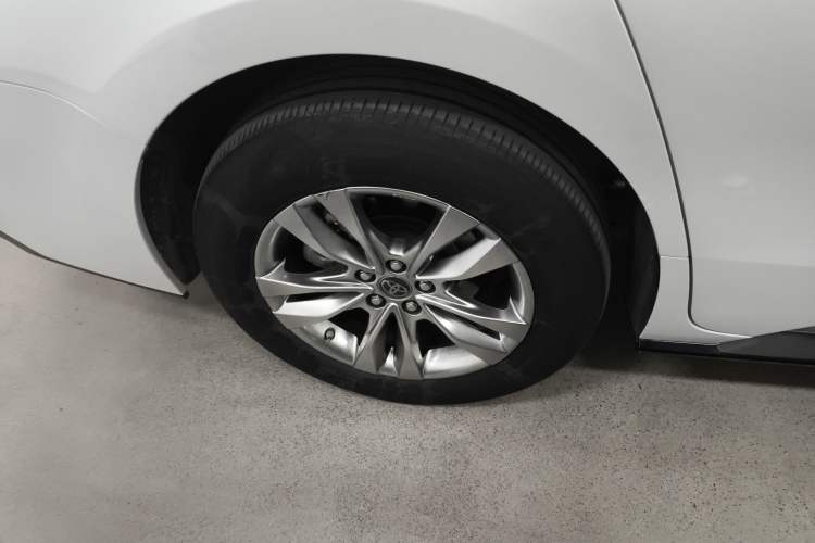 Used Toyota SIENNA 2023 2.5L Hybrid Luxury Edition Right Rear Wheel Hub