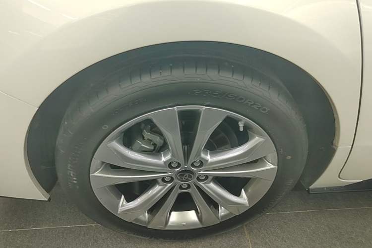 Used Toyota SIENNA 2023 2.5L Hybrid Ultimate Edition Right Rear Wheel Hub