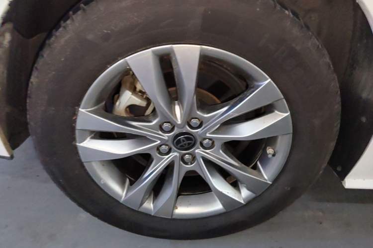 Used Toyota SIENNA 2023 2.5L Hybrid Comfort Edition Right Rear Wheel Hub