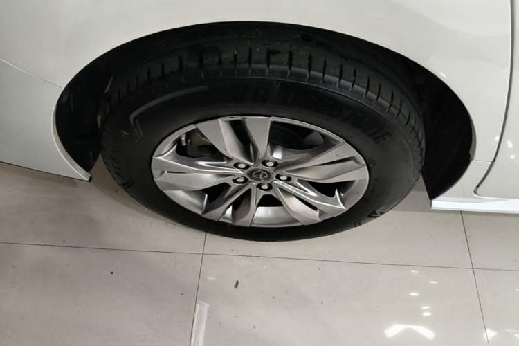 Used Toyota SIENNA 2023 2.5L Hybrid Comfort Edition Right Rear Wheel Hub
