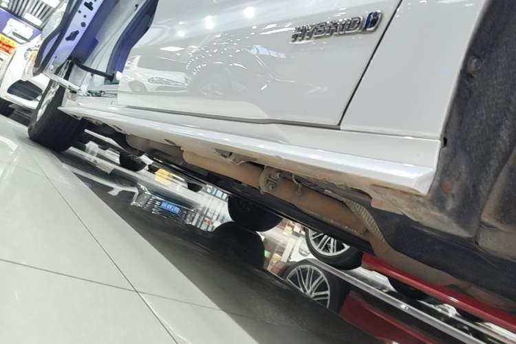 Used Toyota SIENNA 2023 2.5L Hybrid Comfort Edition Right Side Sill
