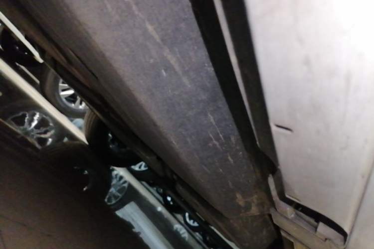 Used Toyota SIENNA 2023 2.5L Hybrid Deluxe Edition Right Side Sill