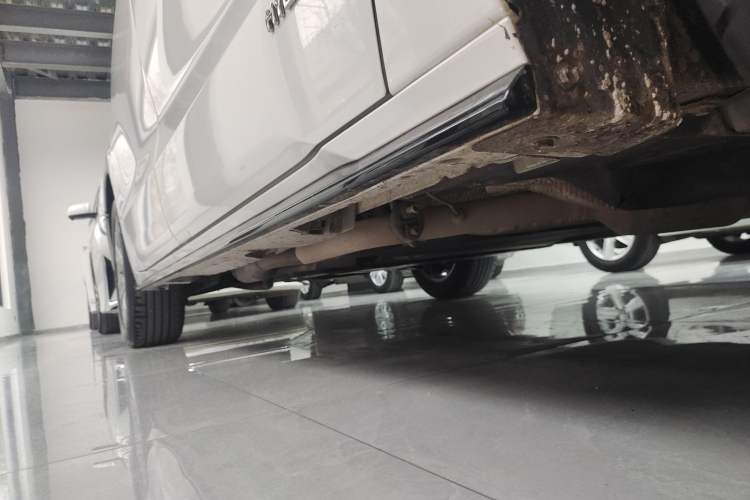 Used Toyota SIENNA 2023 2.5L Hybrid Luxury Edition Right Side Sill