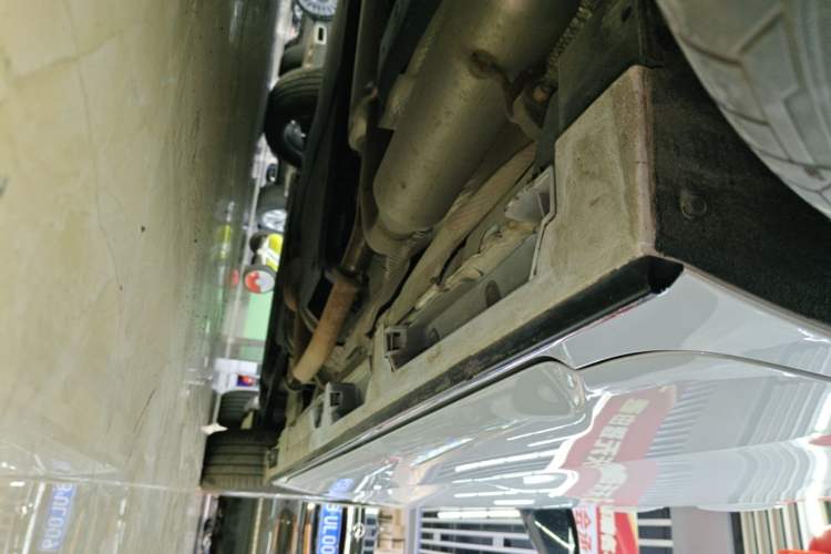 Used Toyota SIENNA 2023 2.5L Hybrid Deluxe Edition Right Side Sill