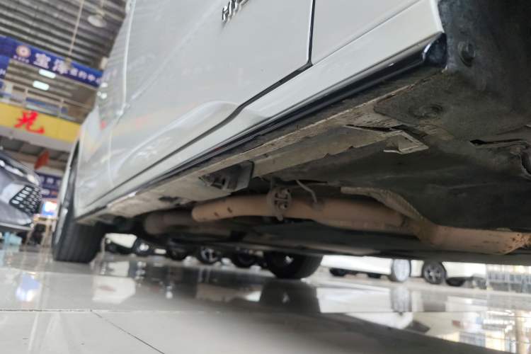 Used Toyota SIENNA 2023 2.5L Hybrid Deluxe Edition Right Side Sill