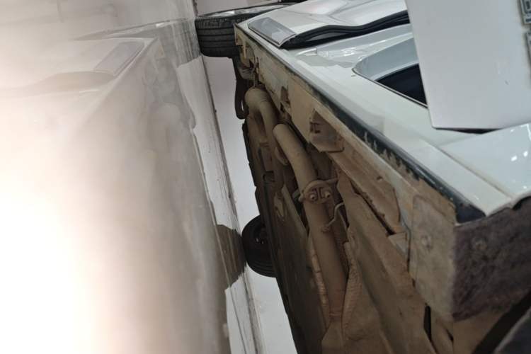 Used Toyota SIENNA 2023 2.5L Hybrid Platinum Edition Right Side Sill