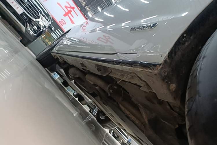 Used Toyota SIENNA 2023 2.5L Hybrid Deluxe Edition Right Side Sill