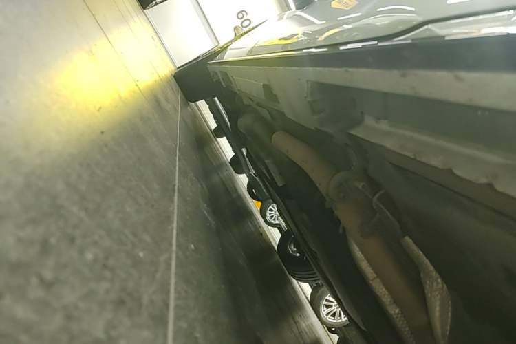 Used Toyota SIENNA 2023 2.5L Hybrid Ultimate Edition Right Side Sill
