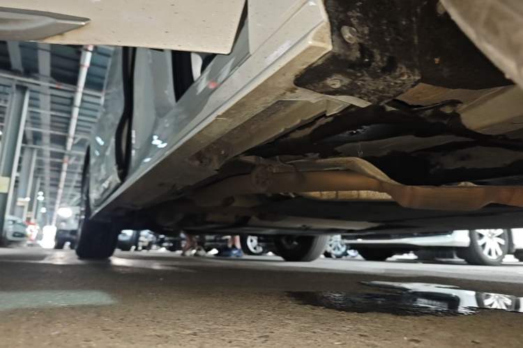 Used Toyota SIENNA 2023 2.5L Hybrid Comfort Edition Right Side Sill