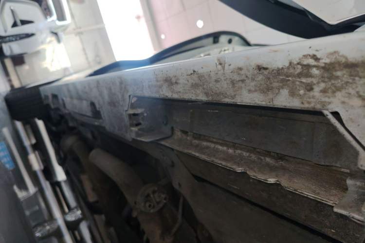 Used Toyota SIENNA 2023 2.5L Hybrid Comfort Edition Right Side Sill