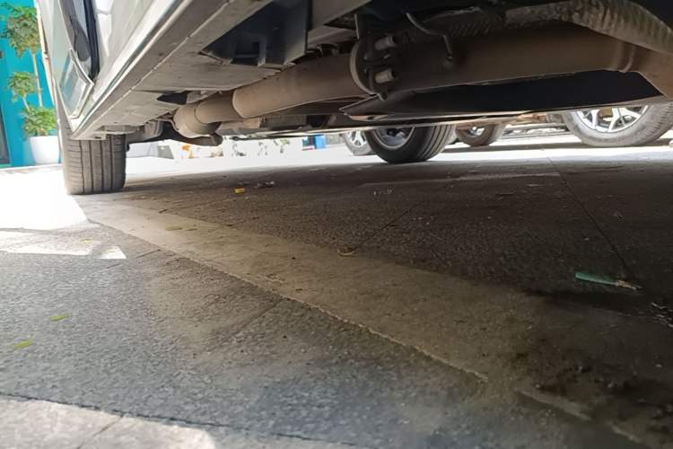 Used Toyota SIENNA 2023 2.5L Hybrid Platinum Edition Right Side Sill