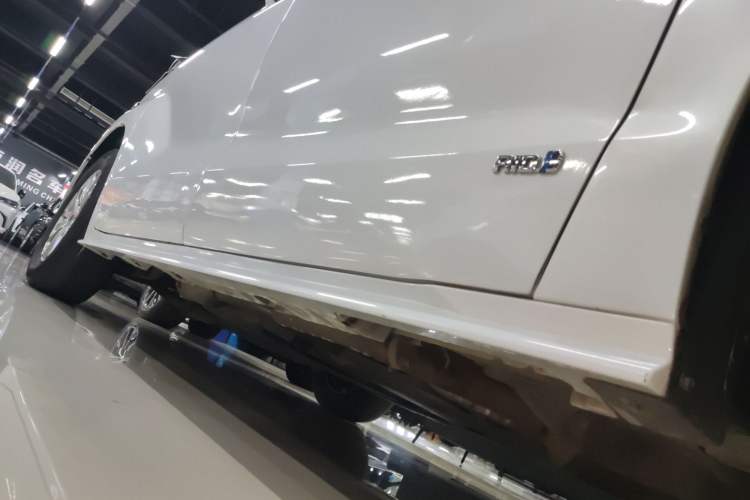 Used Toyota SIENNA 2023 2.5L Hybrid Comfort Edition Right Side Sill