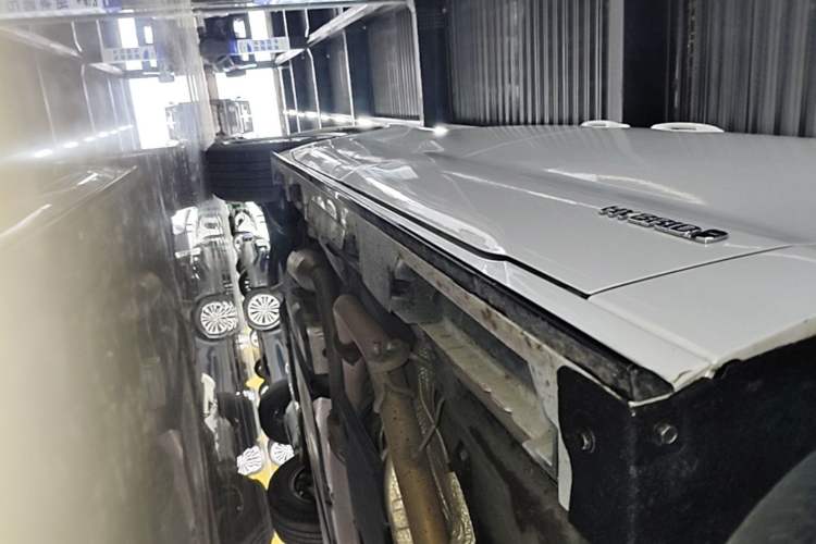 Used Toyota SIENNA 2023 2.5L Hybrid Luxury Edition Right Side Sill
