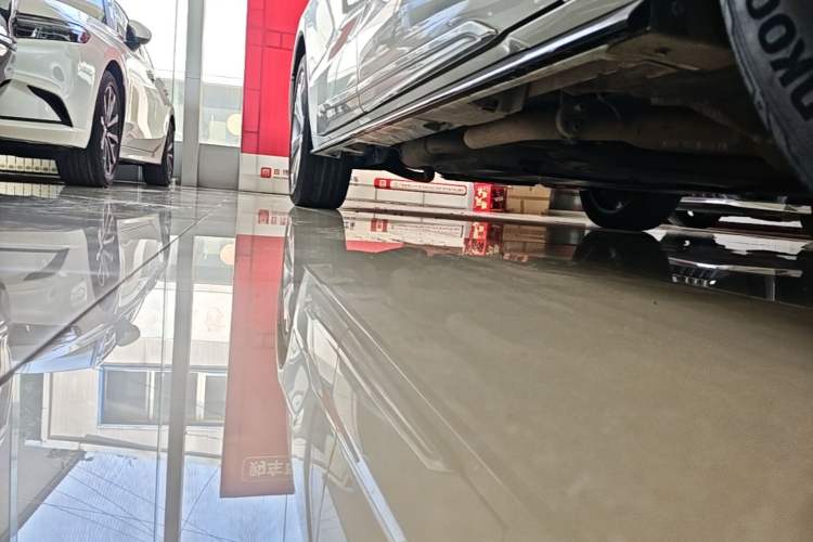 Used Toyota SIENNA 2023 2.5L Hybrid Deluxe Edition Right Side Sill