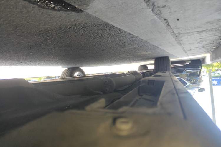 Used Toyota SIENNA 2023 2.5L Hybrid Deluxe Edition Right Side Sill