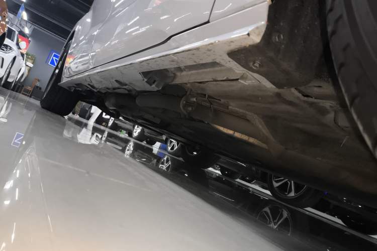 Used Toyota SIENNA 2023 2.5L Hybrid Comfort Edition Right Side Sill