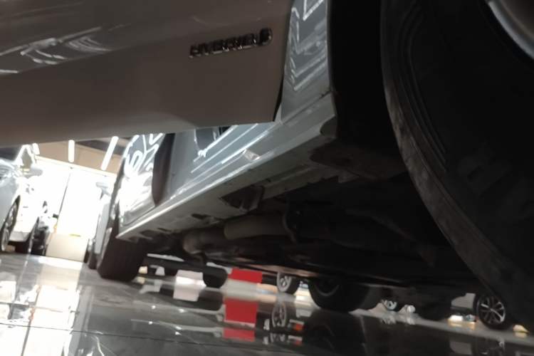 Used Toyota SIENNA 2023 2.5L Hybrid Comfort Edition Right Side Sill