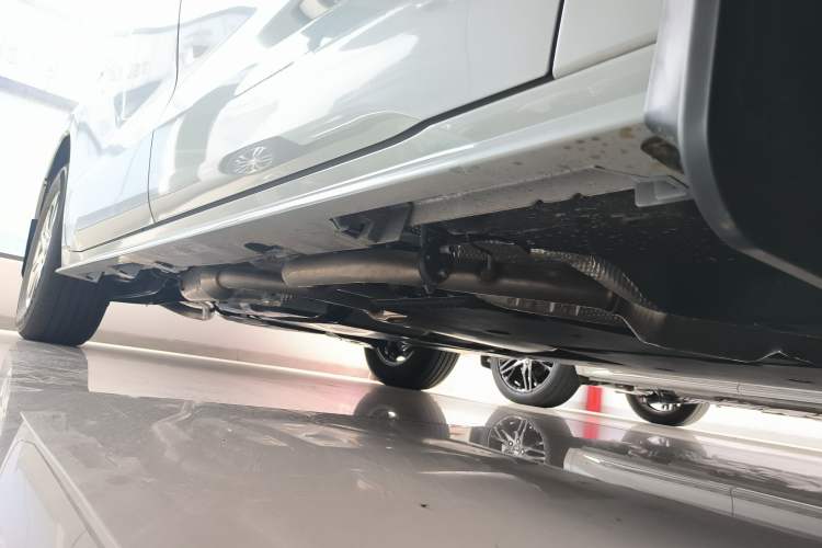 Used Toyota SIENNA 2023 2.5L Hybrid Comfort Edition Right Side Sill