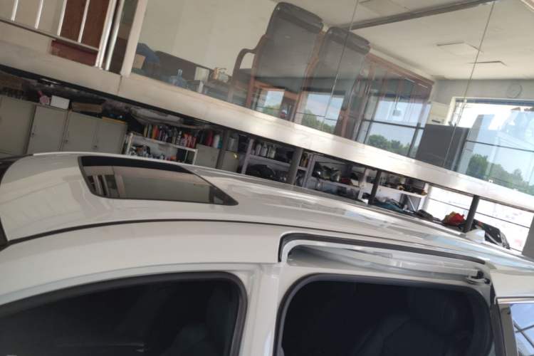 Used Toyota SIENNA 2023 2.5L Hybrid Deluxe Edition Roof