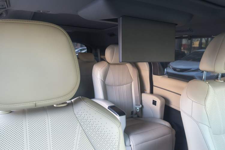 Used Toyota SIENNA 2023 2.5L Hybrid Platinum Edition Roof