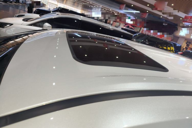 Used Toyota SIENNA 2023 2.5L Hybrid Deluxe Edition Roof