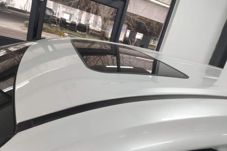 Used Toyota SIENNA 2023 2.5L Hybrid Luxury Edition Roof
