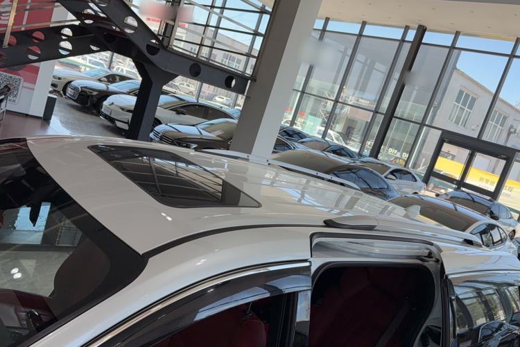 Used Toyota SIENNA 2023 2.5L Hybrid Deluxe Edition Roof