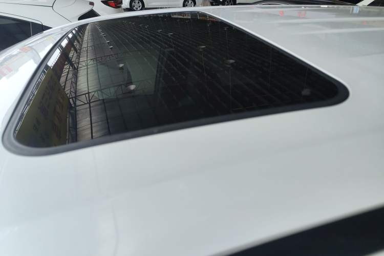 Used Toyota SIENNA 2023 2.5L Hybrid Deluxe Edition Roof
