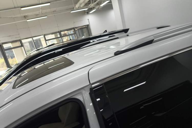 Used Toyota SIENNA 2023 2.5L Hybrid Luxury Edition Roof