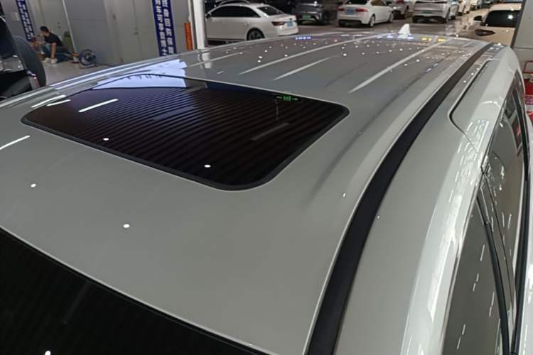 Used Toyota SIENNA 2023 2.5L Hybrid Deluxe Edition Roof