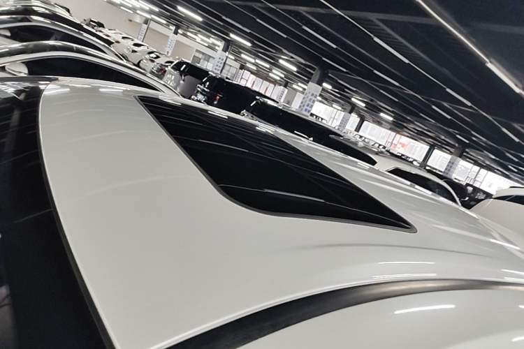 Used Toyota SIENNA 2023 2.5L Hybrid Luxury Edition Roof
