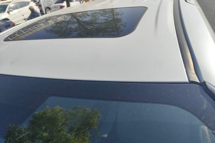 Used Toyota SIENNA 2023 2.5L Hybrid Deluxe Edition Roof