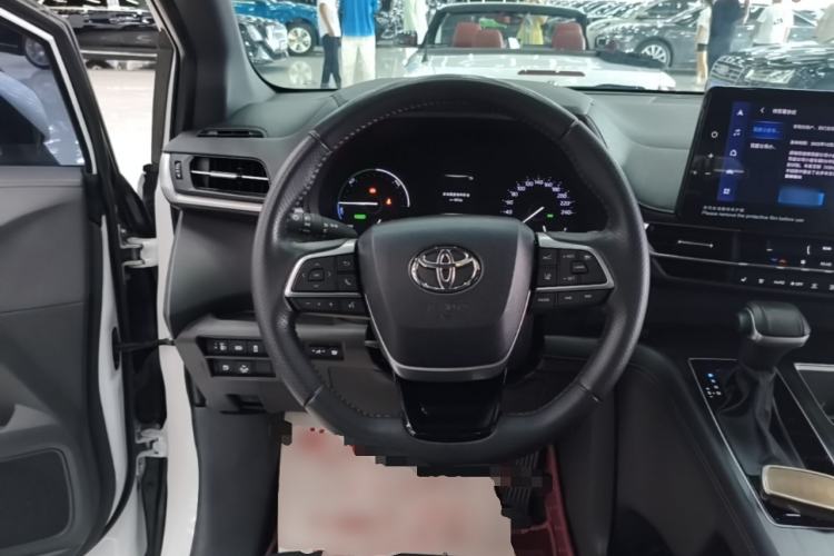 Used Toyota SIENNA 2023 2.5L Hybrid Deluxe Edition Steering Wheel