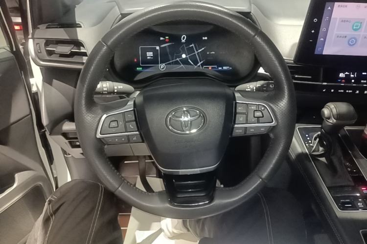 Used Toyota SIENNA 2023 2.5L Hybrid Platinum Edition Steering Wheel