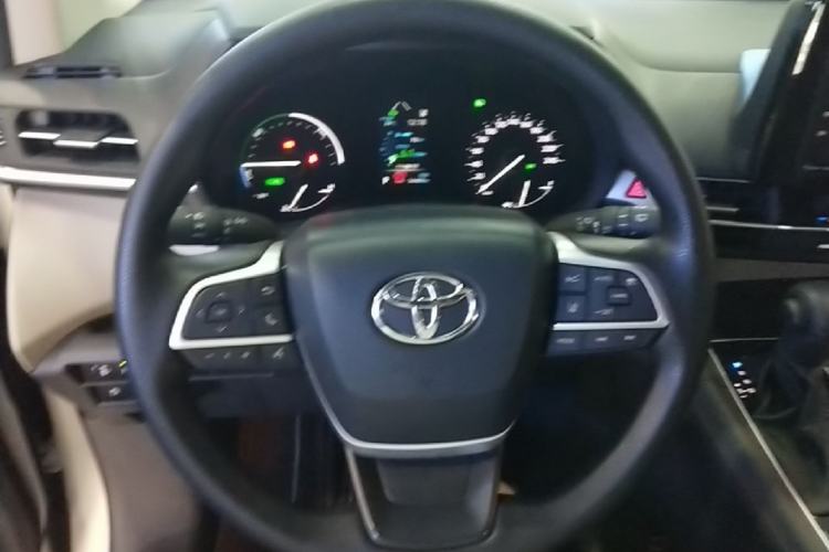 Used Toyota SIENNA 2023 2.5L Hybrid Comfort Edition Steering Wheel