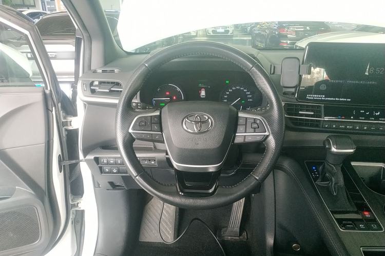 Used Toyota SIENNA 2023 2.5L Hybrid Deluxe Edition Steering Wheel
