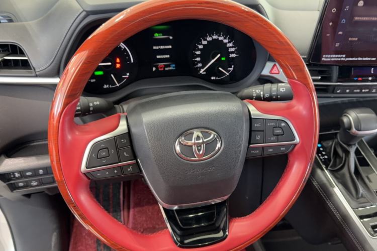 Used Toyota SIENNA 2023 2.5L Hybrid Deluxe Edition Steering Wheel