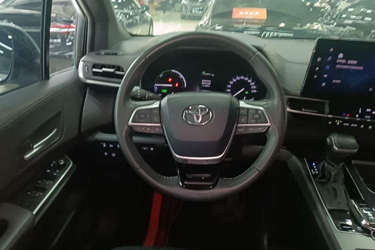 Used Toyota SIENNA 2023 2.5L Hybrid Deluxe Edition Steering Wheel