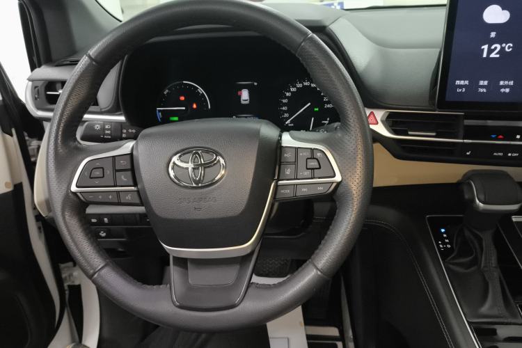 Used Toyota SIENNA 2023 2.5L Hybrid Luxury Edition Steering Wheel