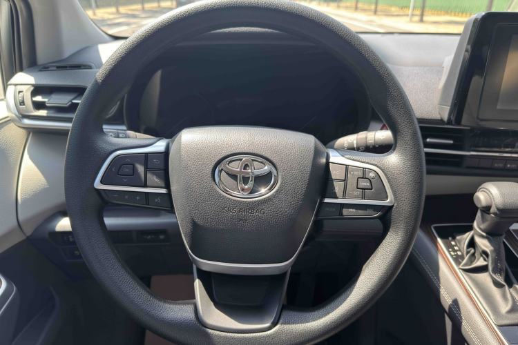 Used Toyota SIENNA 2023 2.5L Hybrid Comfort Edition Steering Wheel