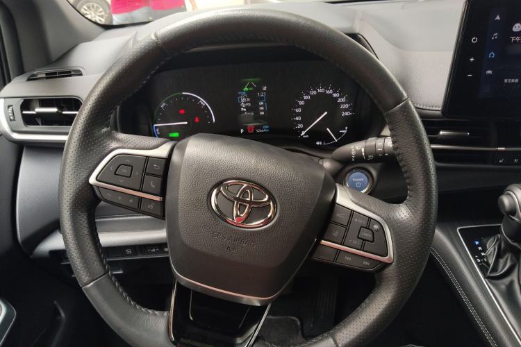 Used Toyota SIENNA 2023 2.5L Hybrid Deluxe Edition Steering Wheel