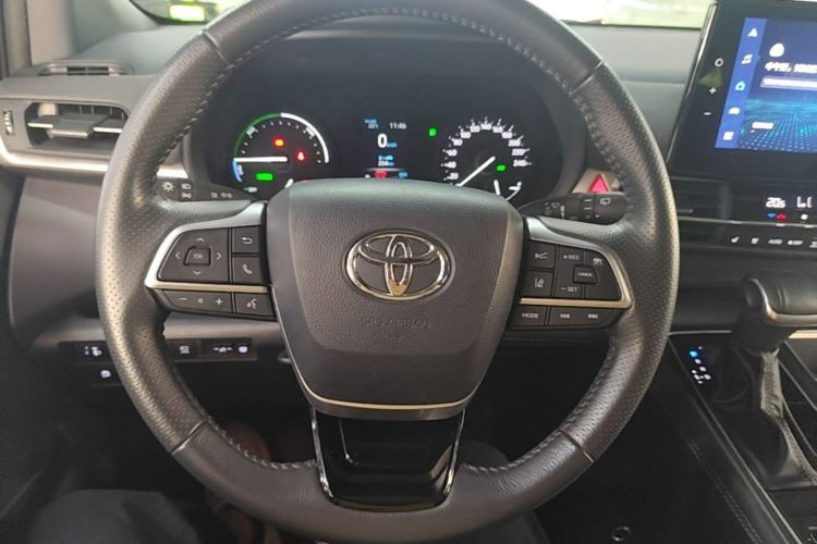Used Toyota SIENNA 2023 2.5L Hybrid Deluxe Edition Steering Wheel