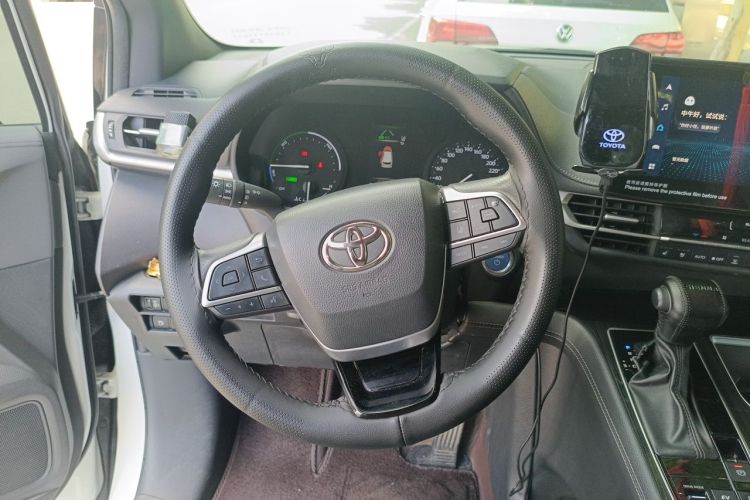 Used Toyota SIENNA 2023 2.5L Hybrid Deluxe Edition Steering Wheel