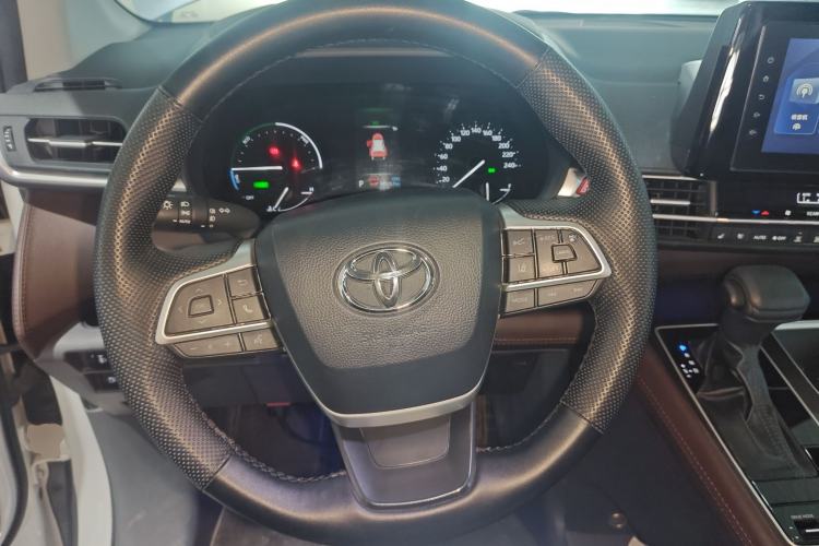 Used Toyota SIENNA 2023 2.5L Hybrid Comfort Edition Steering Wheel