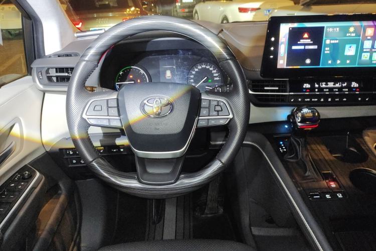 Used Toyota SIENNA 2023 2.5L Hybrid Comfort Edition Steering Wheel