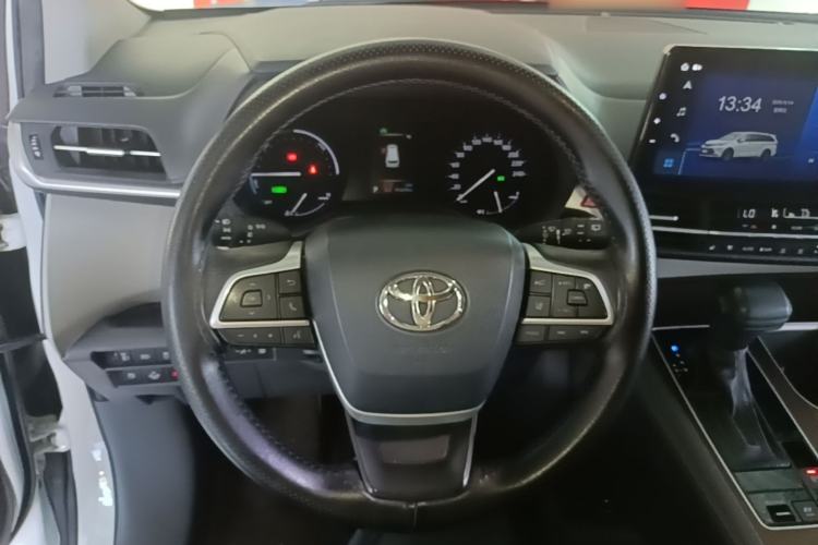 Used Toyota SIENNA 2023 2.5L Hybrid Comfort Edition Steering Wheel