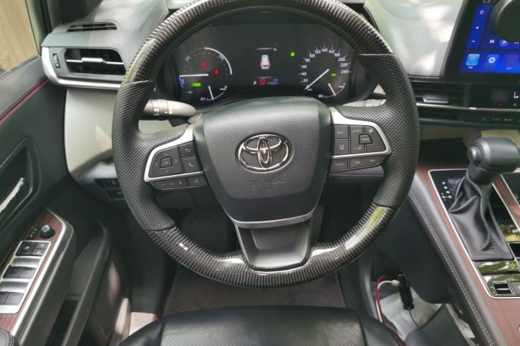 Used Toyota SIENNA 2023 2.5L Hybrid Comfort Edition Steering Wheel