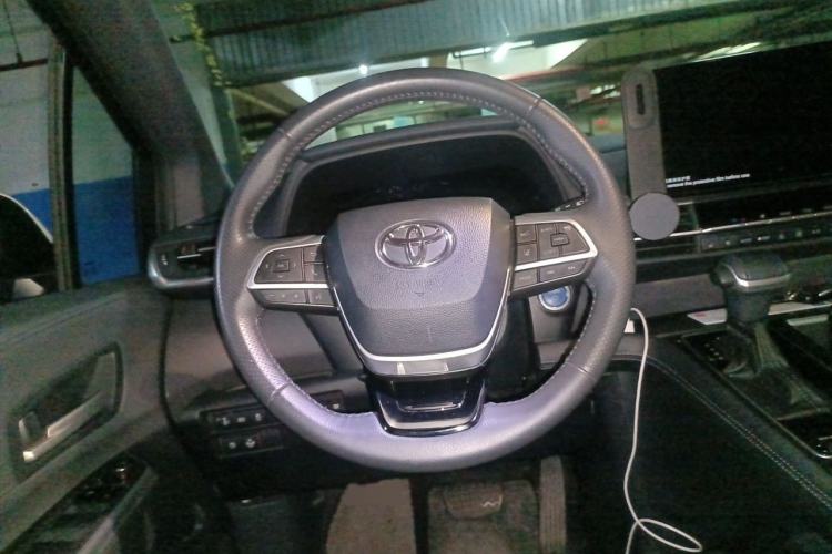 Used Toyota SIENNA 2023 2.5L Hybrid Deluxe Edition Steering Wheel